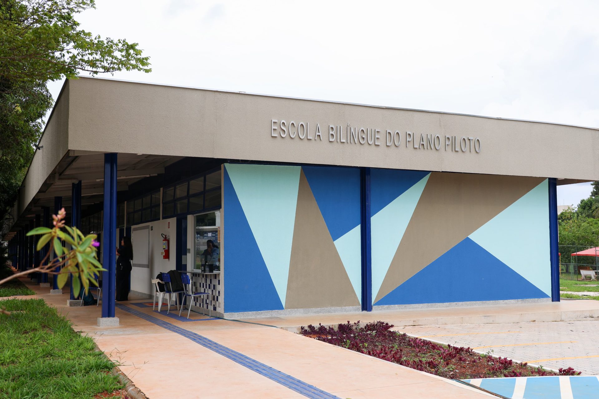 CAPA-FACHADA-ESCOLA-BILINGUE-1920×1280-1